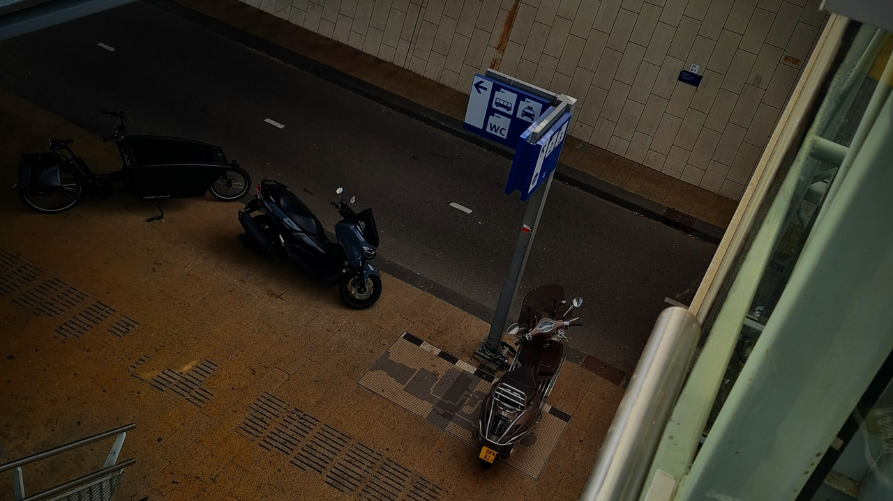 Elongated Brocklede Station [brok = swamp, marsh; lede = watercourse]